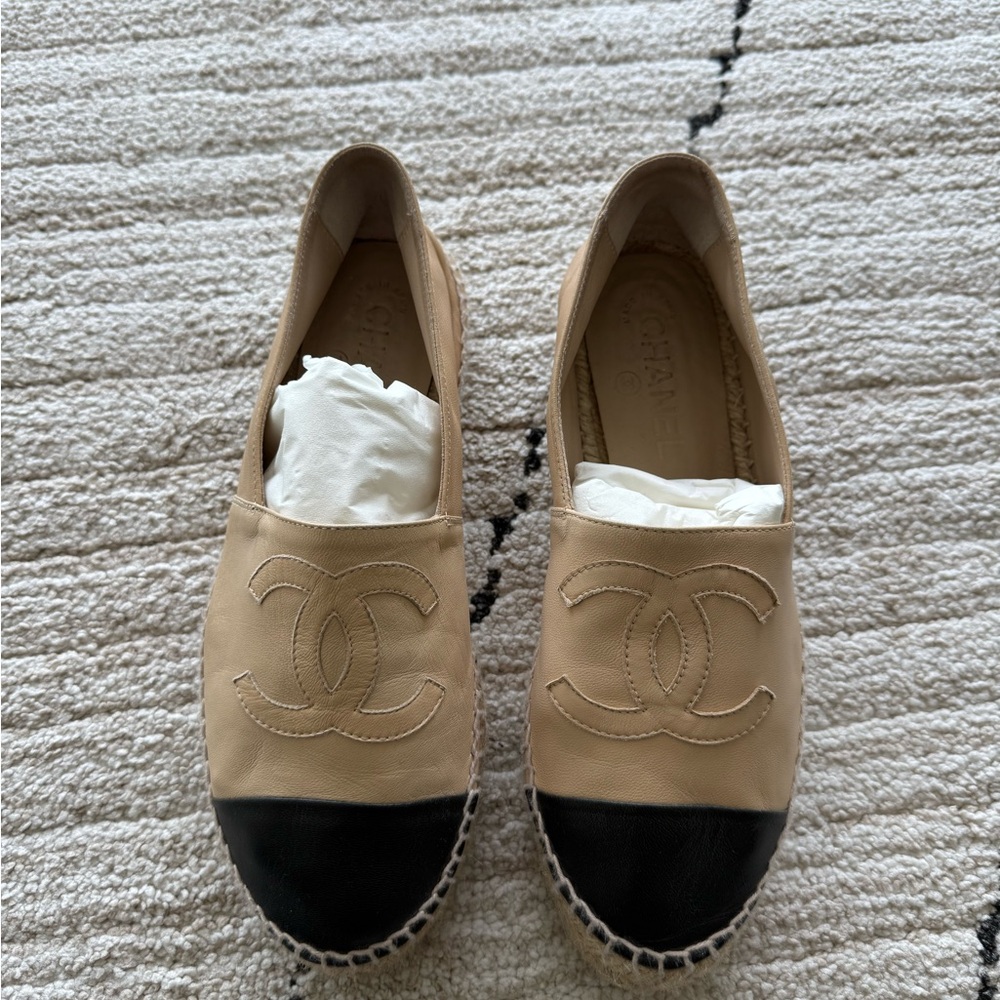 CHANEL LEATHER ESPADRILLES Size 37